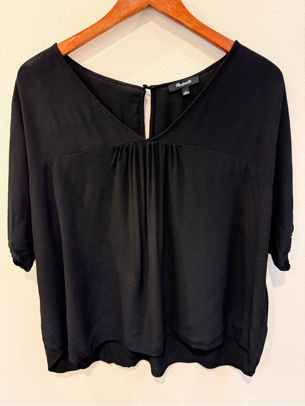 Madewell Black V-Neck Short Sleeve Pleated Front Blouse